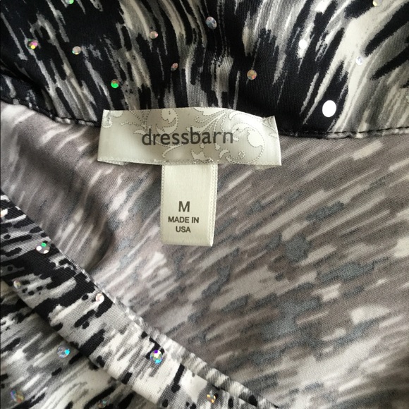 😊 3/$40 Dressbarn sequin top - Picture 6 of 7